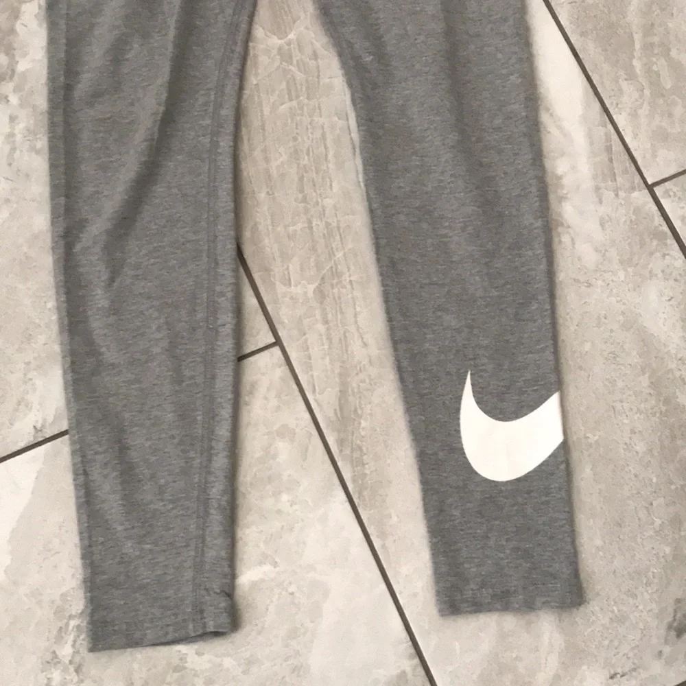 NIKE Sportswear Classics High Waist Womens Leggings | S